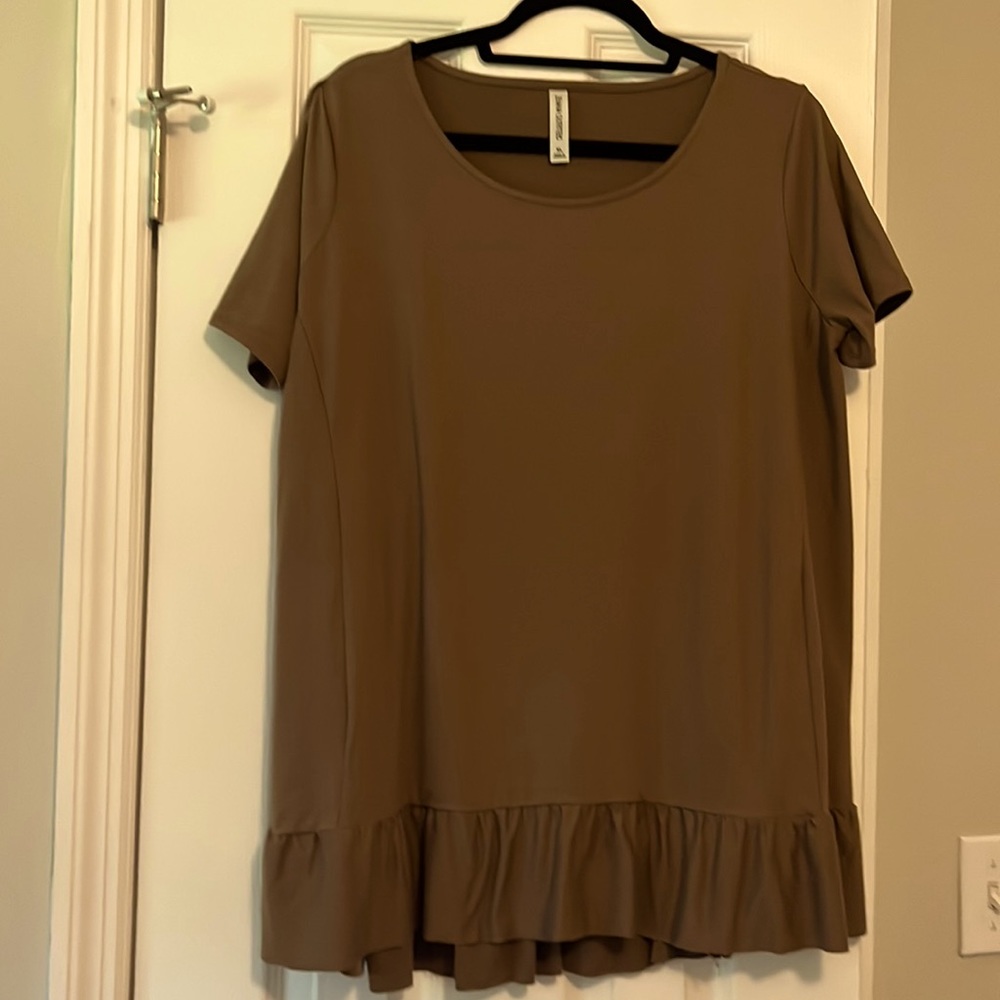 Zenana basics brown shirt size XL